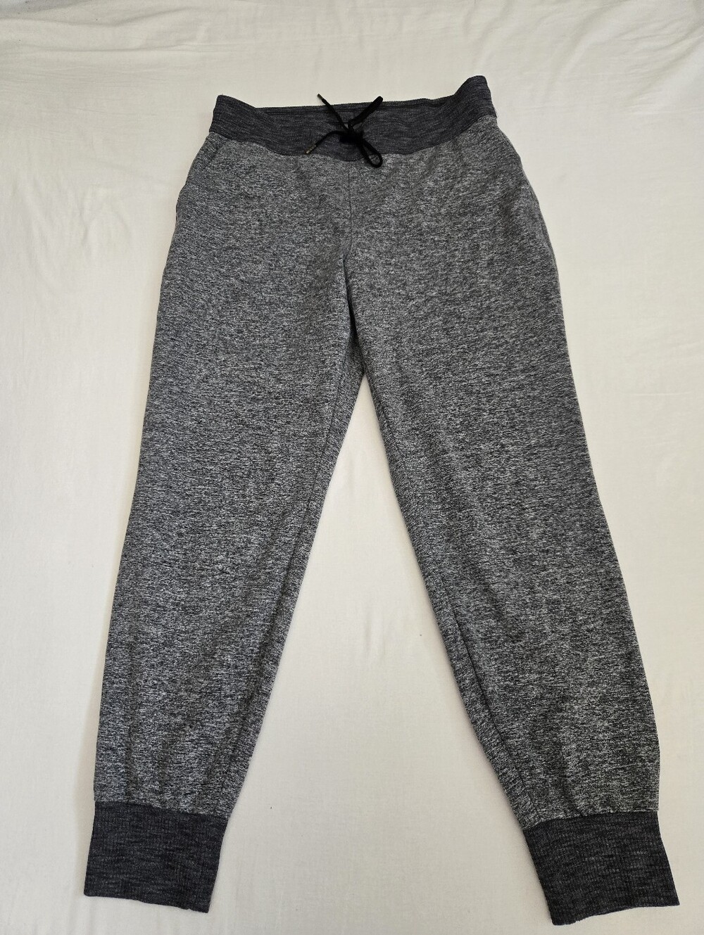 Athleta Gray Heathered Joggers Sweatpants Size M Athleisure Cozycore Minimalist